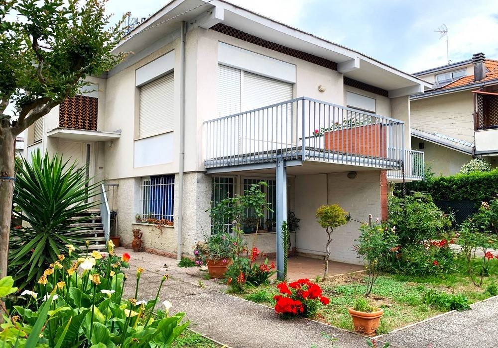 Villa unifamiliare viale cirene, paese, riccione