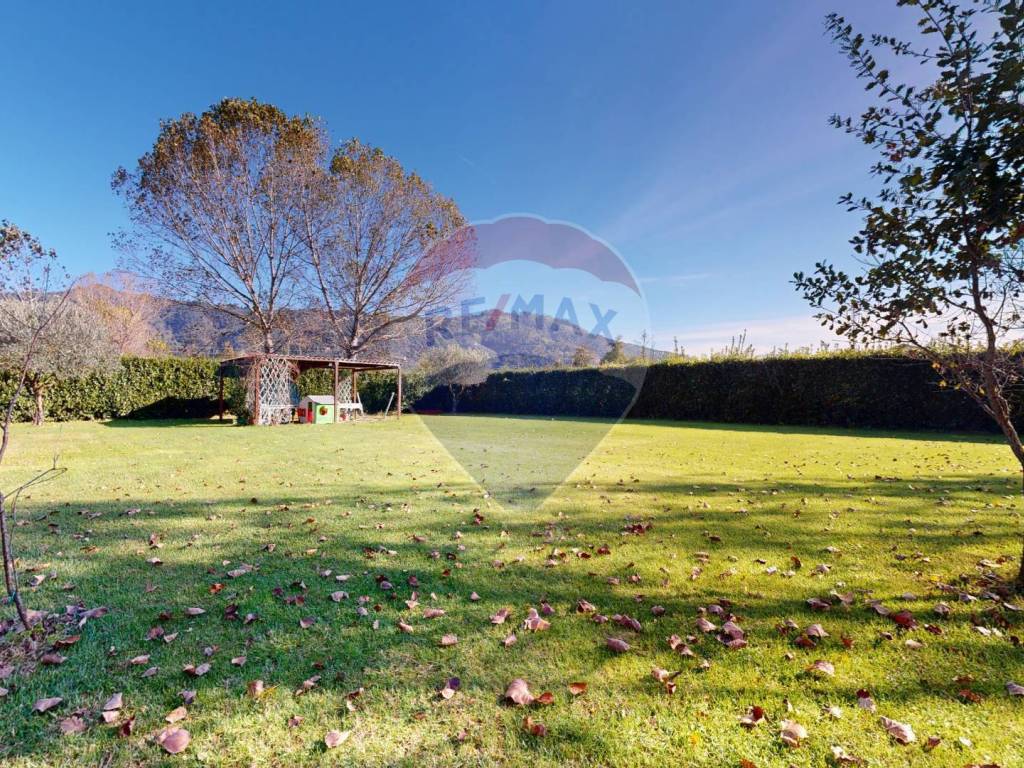 terreno-agricolo-via-degli-orti-massarosa-rif-116322685-immobiliare-it