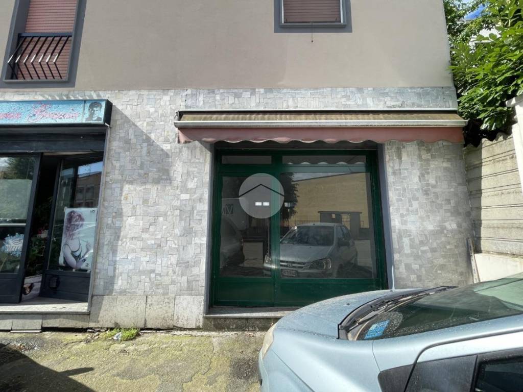 Locale commerciale via gravellona 36, vallere, castellana, vigevano