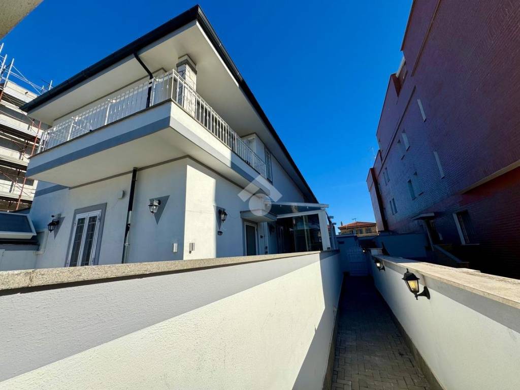 Vendita Appartamento Fiumicino Trilocale In Viale Della Pesca Nuovo Vendita Appartamento Fiumicino Trilocale In Viale Della Pesca Nuovo