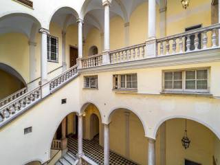 Apartment piazza De Marini 1, Caricamento, Genoa