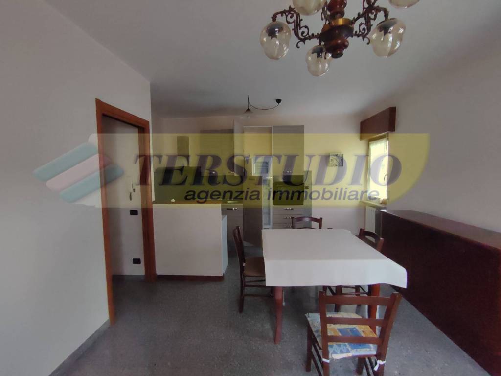 Affitto Appartamento Mozzo. Trilocale in via Alfredo Piatti 78. Buono ...
