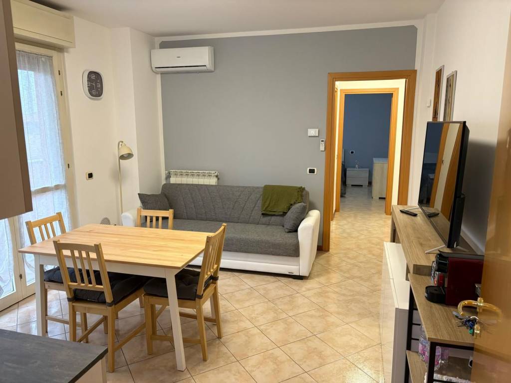 Bilocale via tagliamento 2/b, corso novara, stadio, vigevano