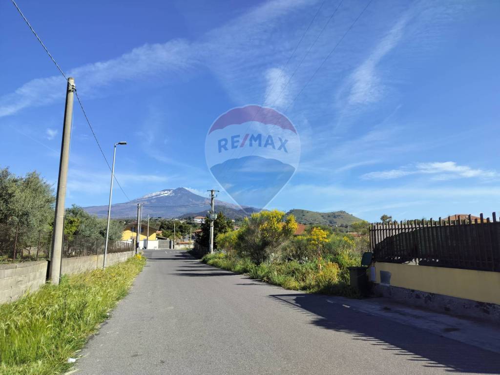 Terreno edificabile via del pettirosso, villaggio del pino le ginestre, belpasso