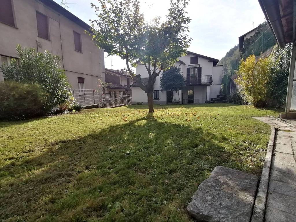 Villa unifamiliare, buono stato, 250 m², laorca, lecco