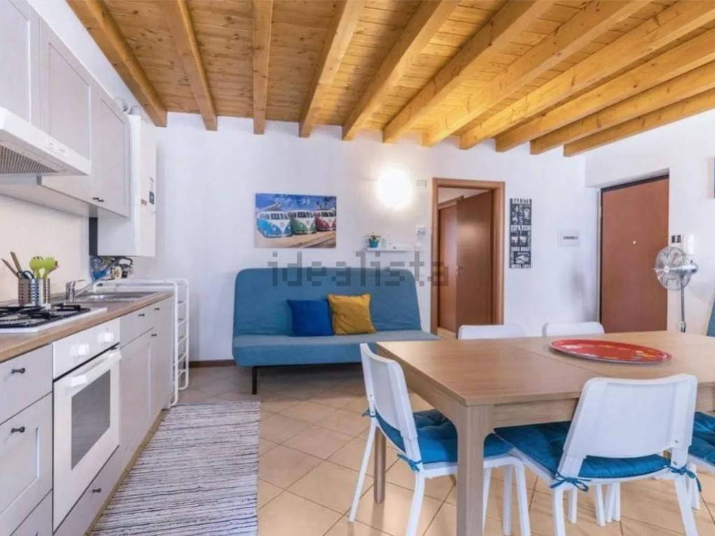 Trilocale via roma, centro, gardone riviera