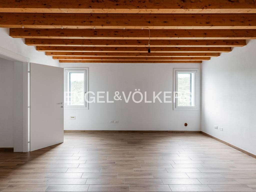 Villa a schiera corso panaro 28, centro, bondeno
