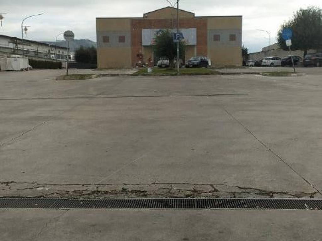 Capannone viale carlo iii di borbone, san nicola la strada