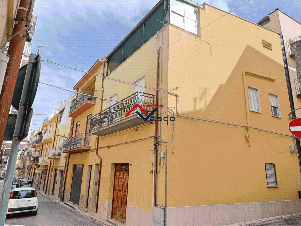 Terratetto unifamiliare via salerno, centro, alcamo