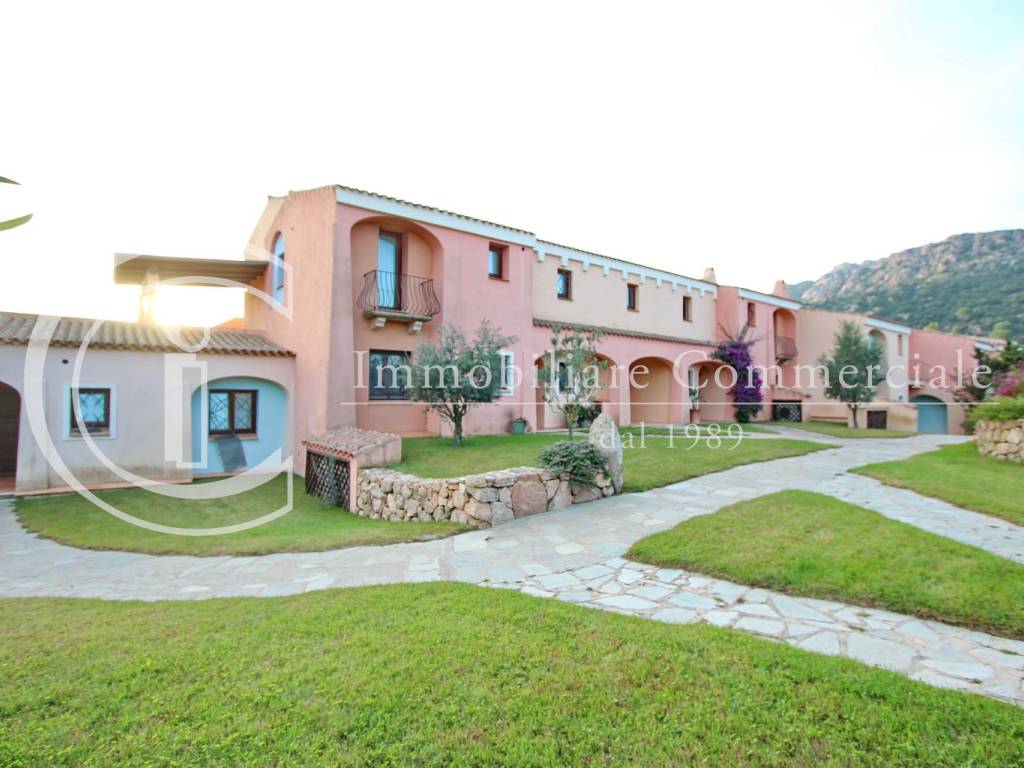 Trilocale via monti tundi, porto cervo, arzachena