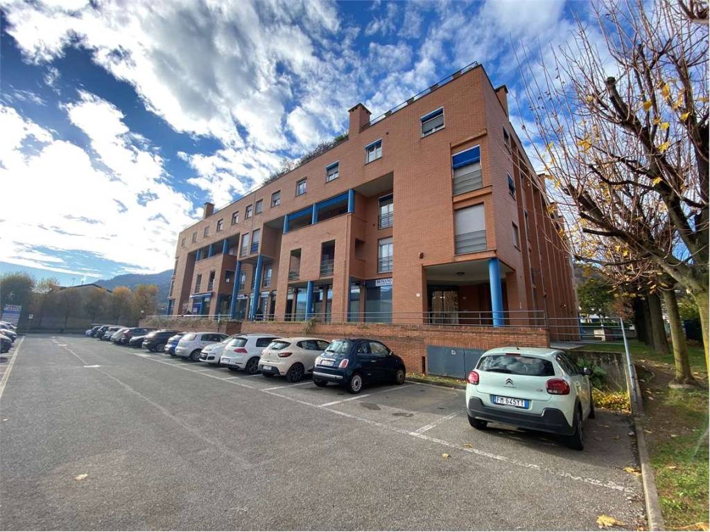 Locale commerciale via statale, 1071, garlate