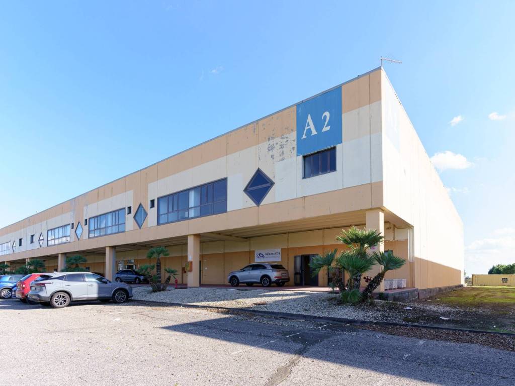 Capannone sp70i, zona industriale - san martino, catania