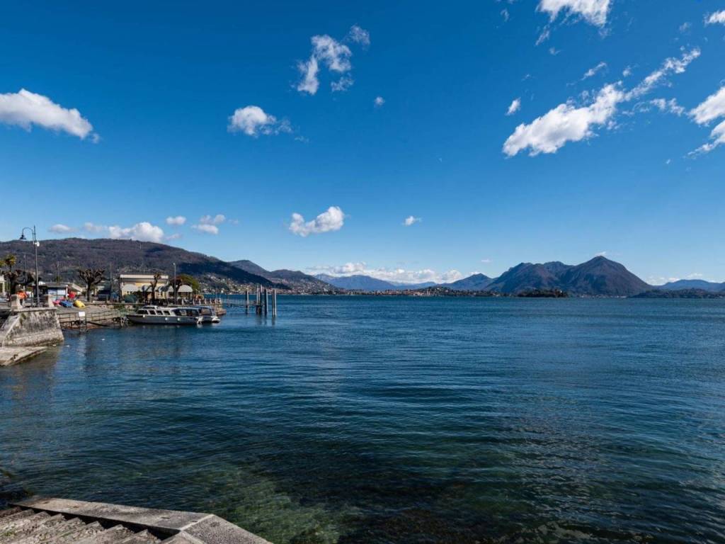 Locale commerciale piazza giuseppe garibaldi 1, pallanza lago, verbania