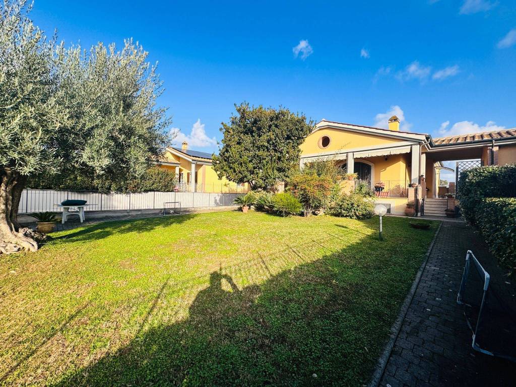 Villa unifamiliare via luigi chiarini, vallerano, roma