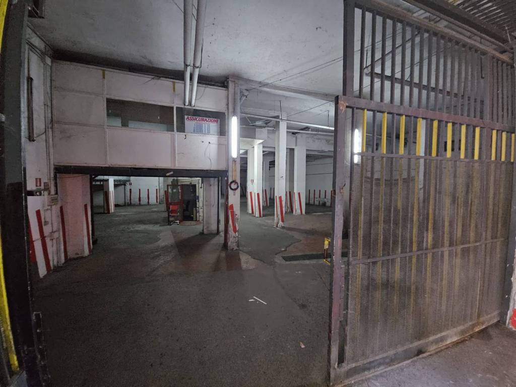 Garage - box via dell'epomeo, soccavo, napoli