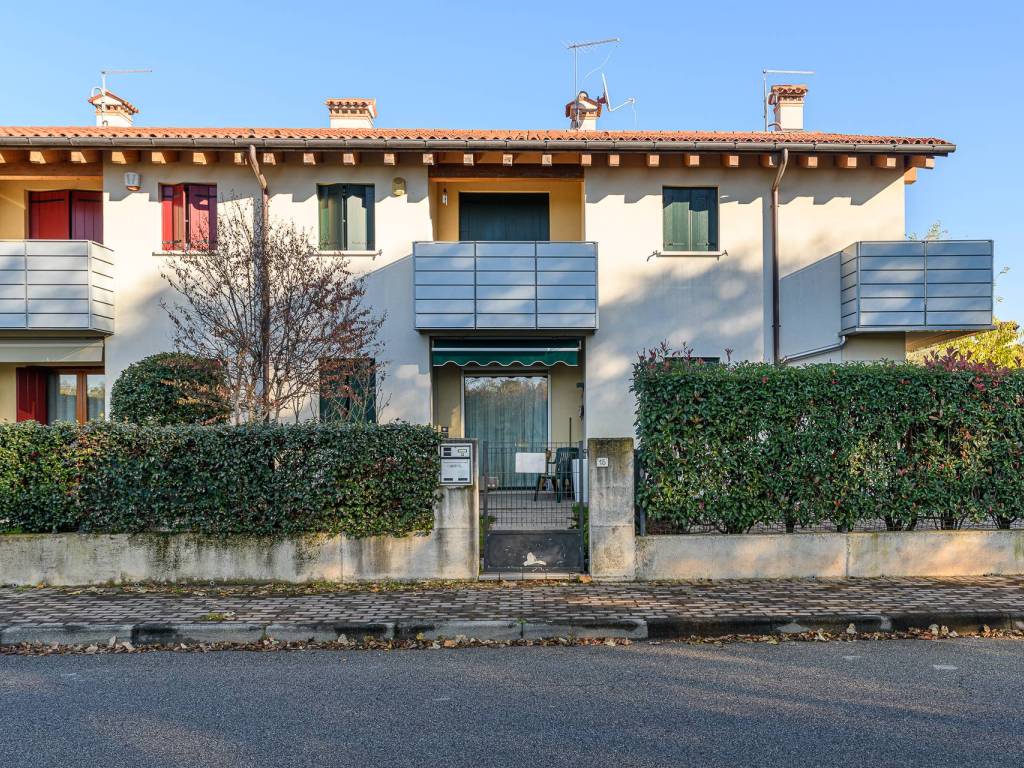 Villa a schiera via col moschin 16, centro, rosà
