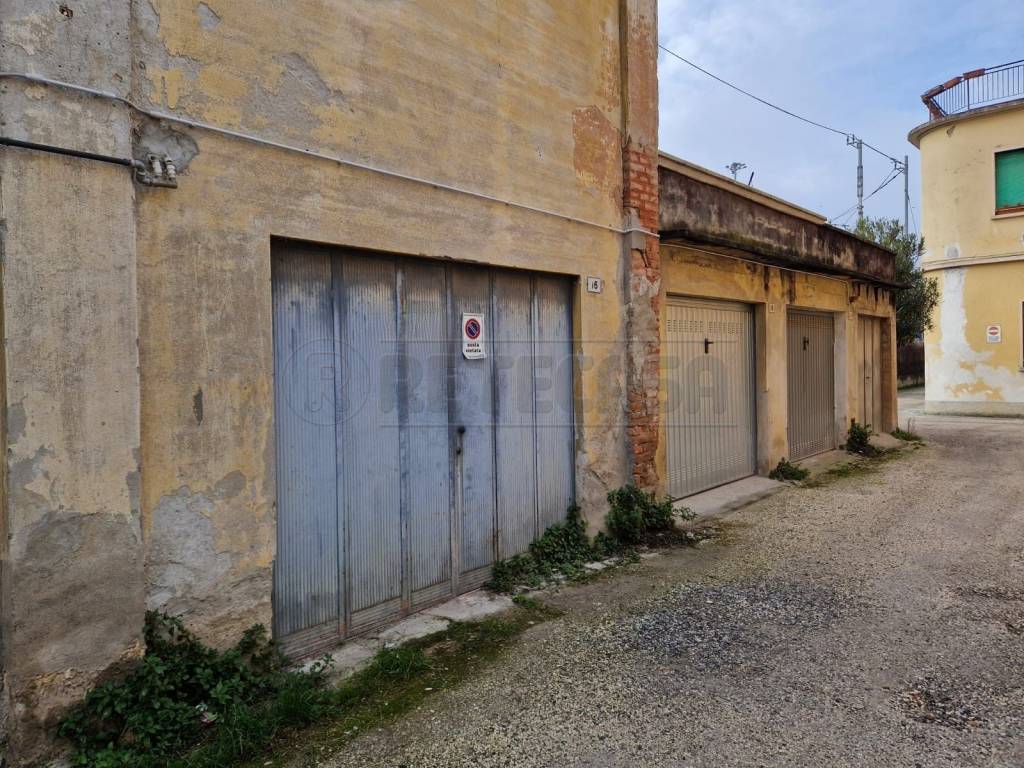 Garage - box via filzi, sant'ambrogio, cremona