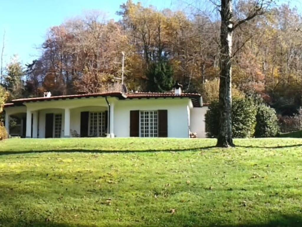 Villa unifamiliare, ottimo stato, 400 m², centro, carimate