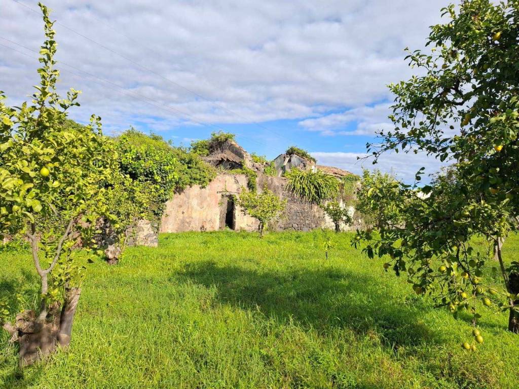 Terreno agricolo via san piero patti 108, ospedale, sciarelle, aci platani, acireale