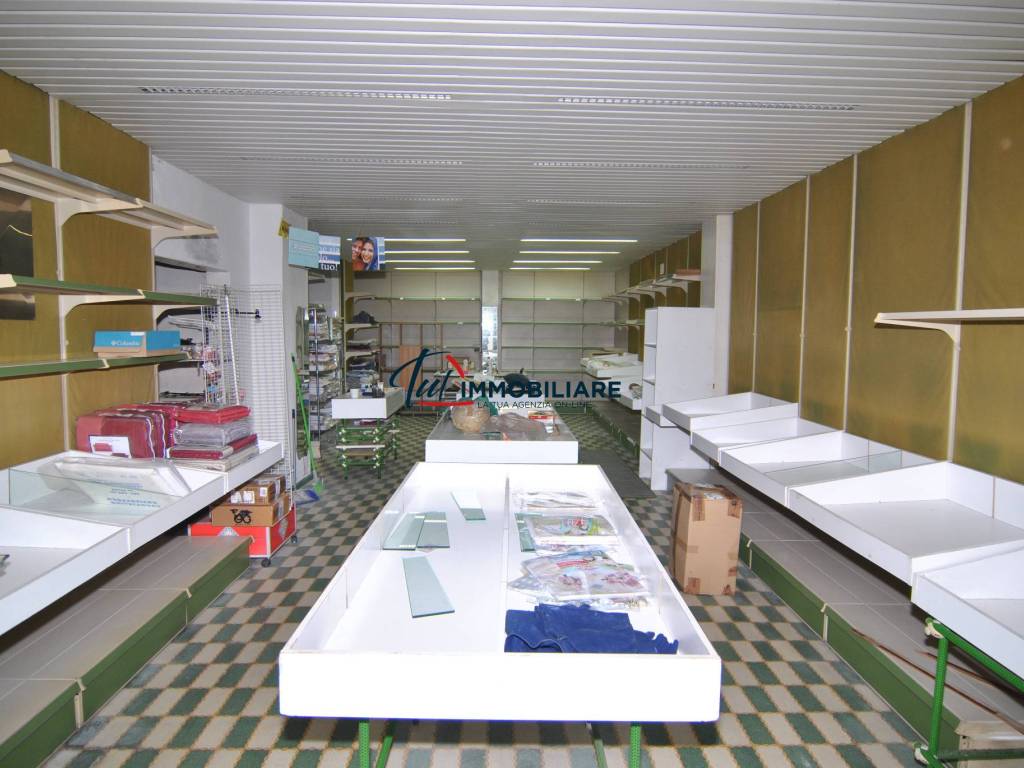 Locale commerciale piazza giuseppe garibaldi 20, via grande - piazza della repubblica, livorno