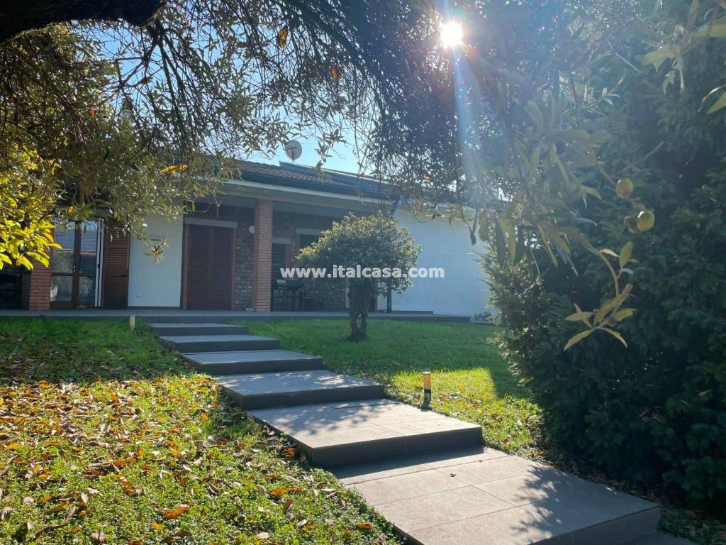 Villa bifamiliare, buono stato, 138 m², marmirolo