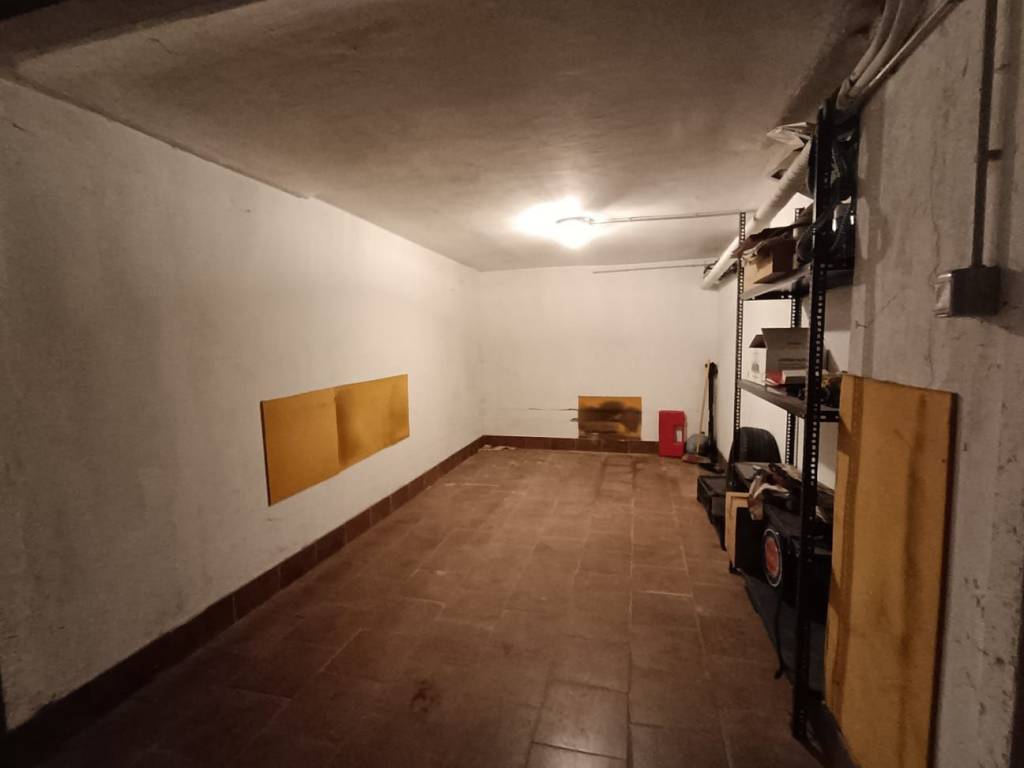 Garage - box via francesco petrarca, stadio, asti