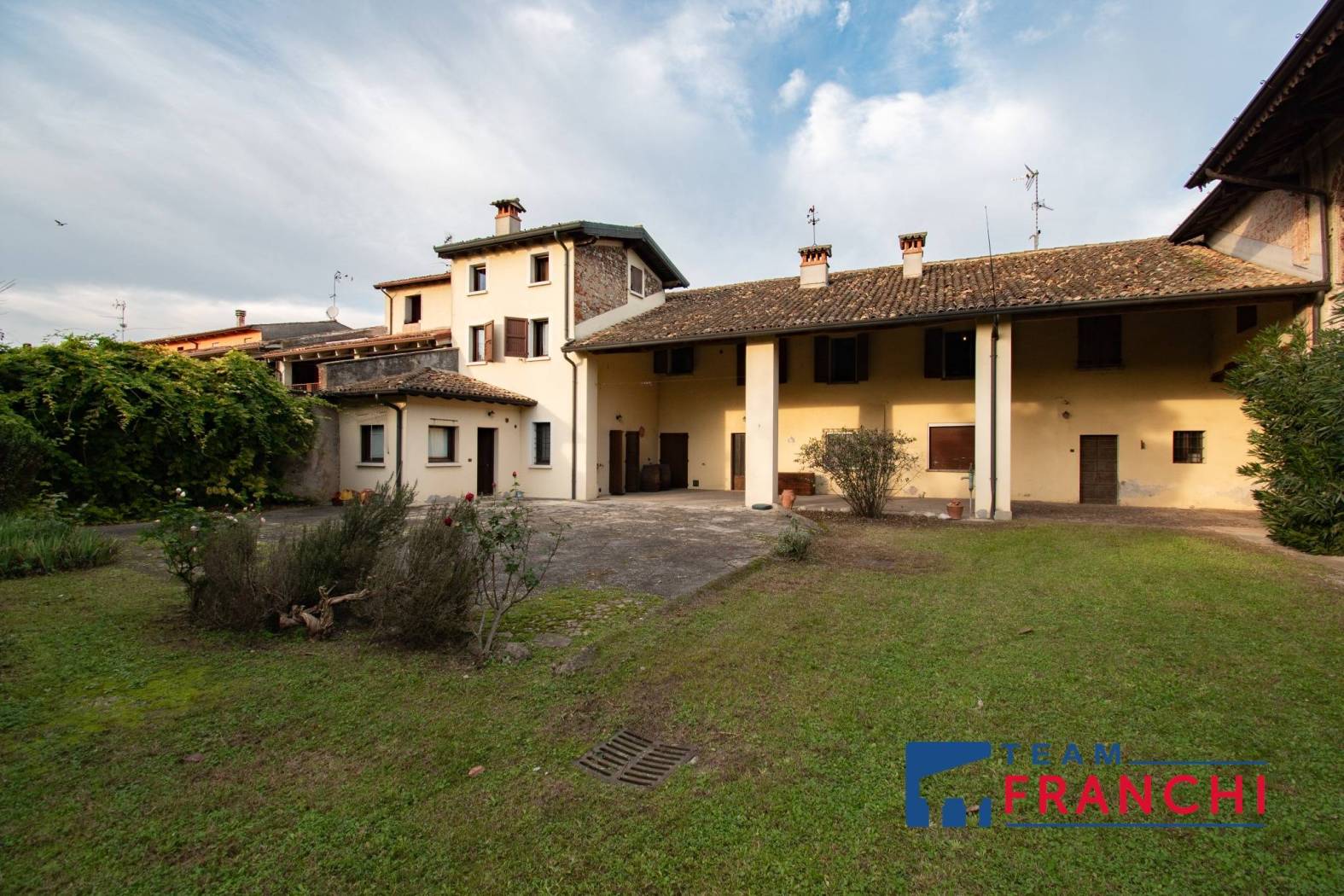 Palazzo - Edificio in vendita a Castiglione delle Stiviere