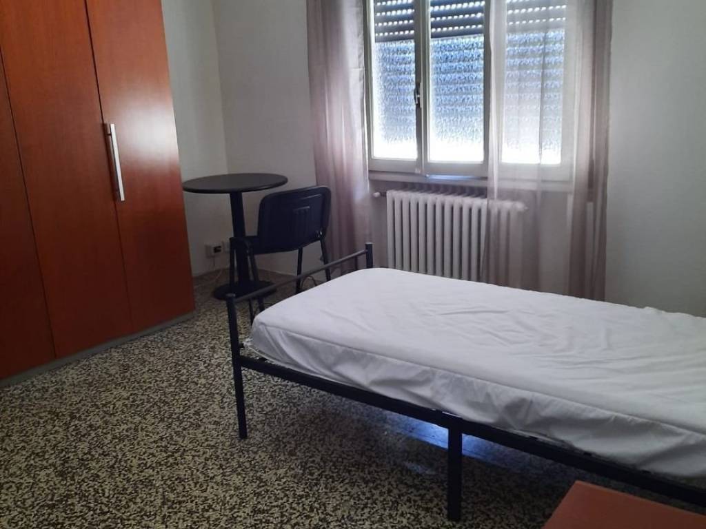 Stanza singola via aldo moro interna, carpi
