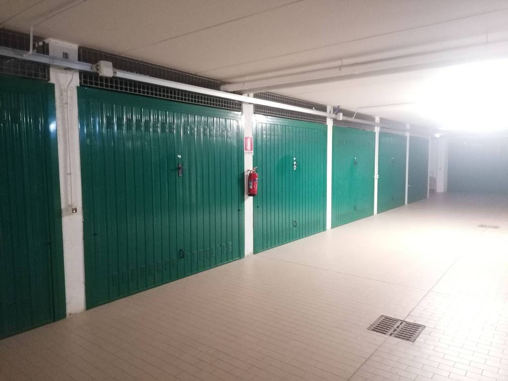 Garage - box via salvo d'acquisto 4a, san lazzaro, san lazzaro di savena