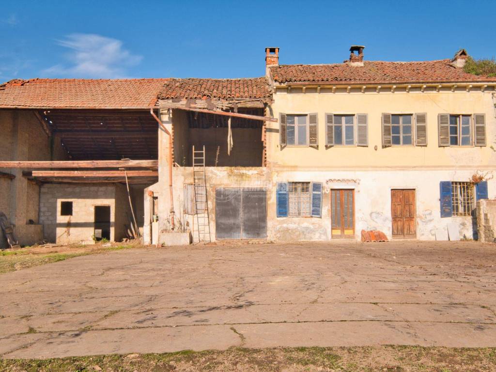 Quadrilocale via guglielmo marconi, motta dè conti, motta de' conti