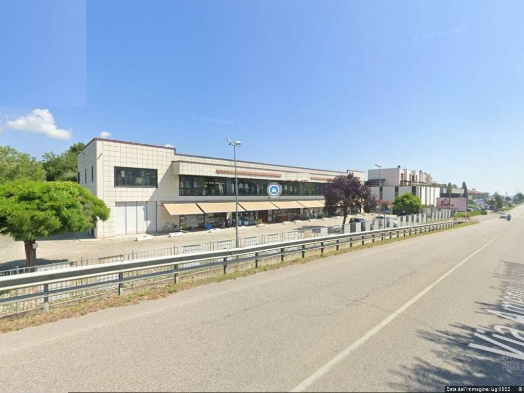 Locale commerciale via amerigo vespucci 107, piano d'accio, teramo