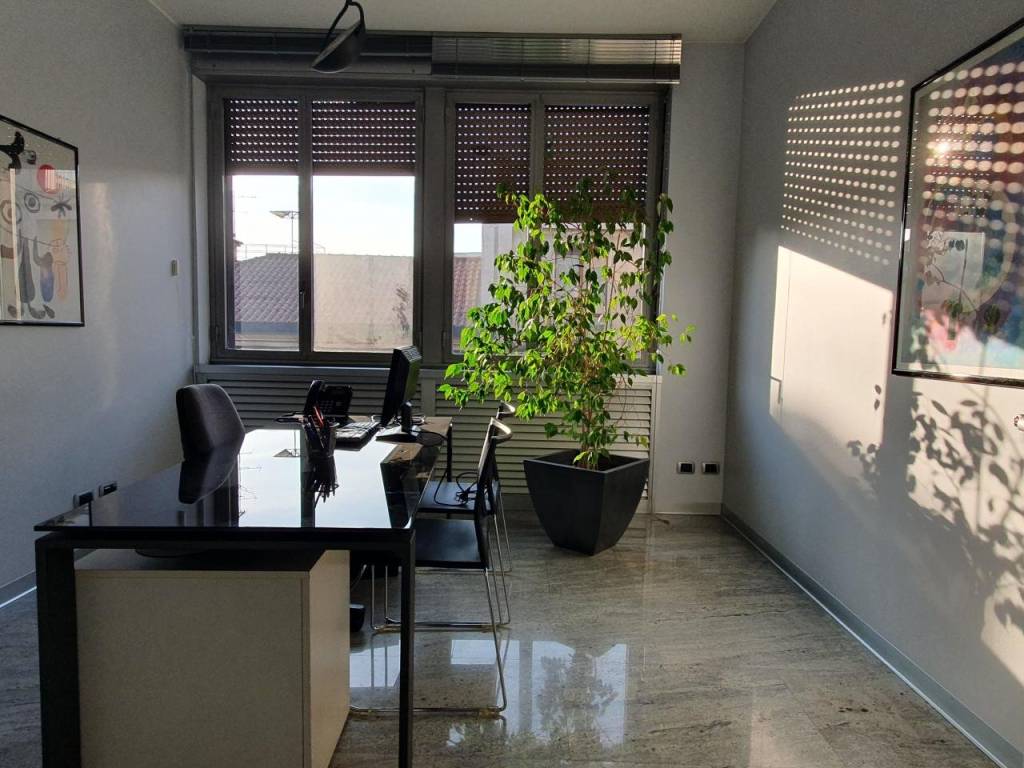 Ufficio - studio via alessandro manzoni, 17, centro, gallarate