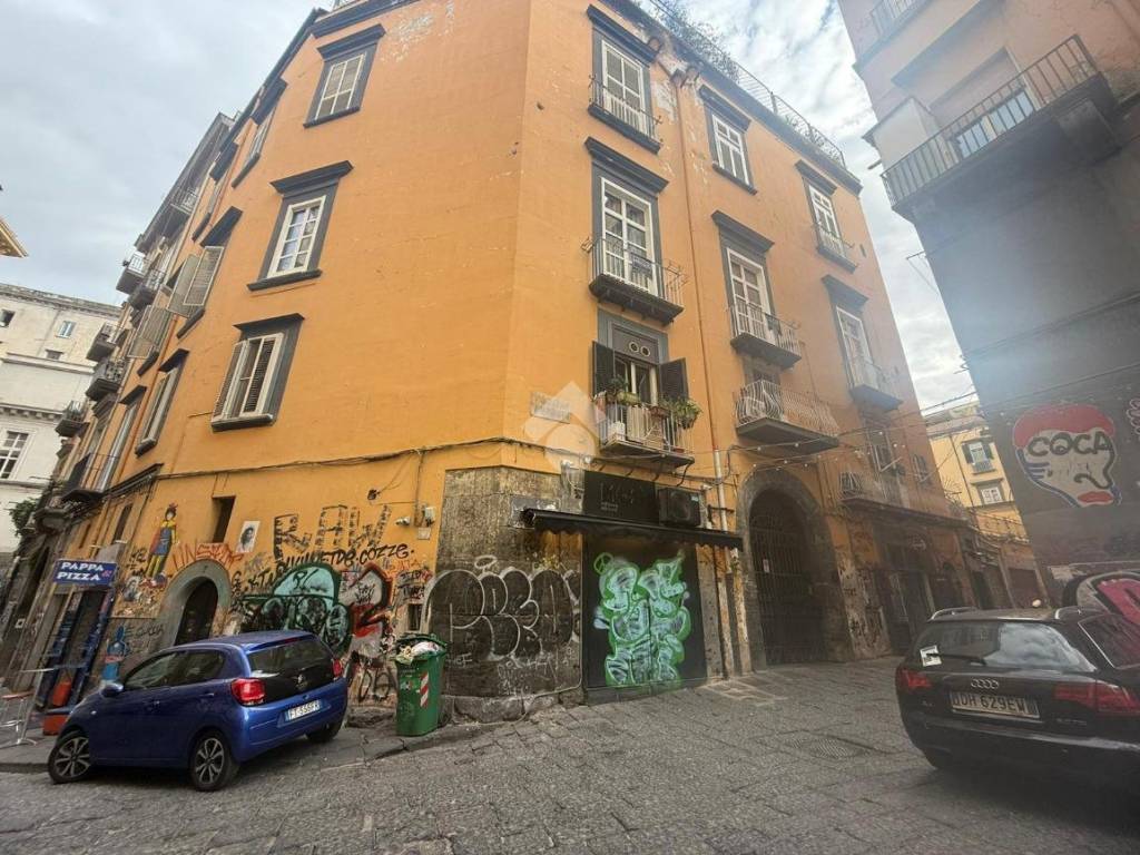 Locale commerciale via enrico de marinis 14, centro storico, napoli