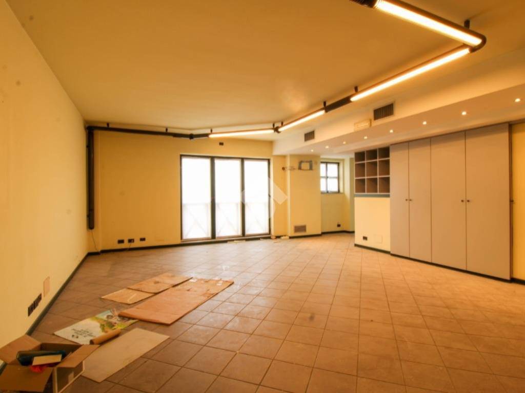 Ufficio - studio viale italia, levate
