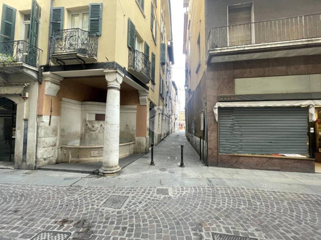 Locale commerciale corso giuseppe garibaldi, loggia - garibaldi, brescia