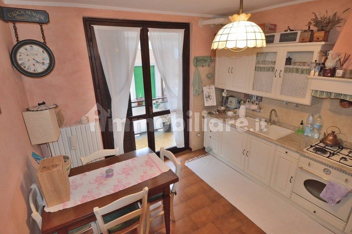 Casa indipendente in vendita a Gemonio