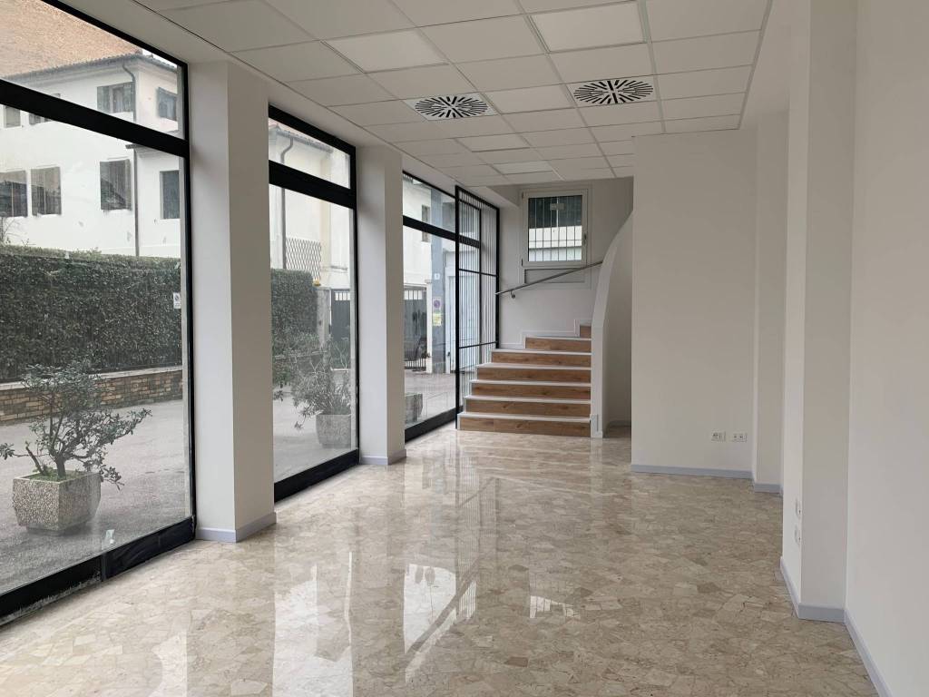 Locale commerciale via alessandro poerio 11, mestre, venezia
