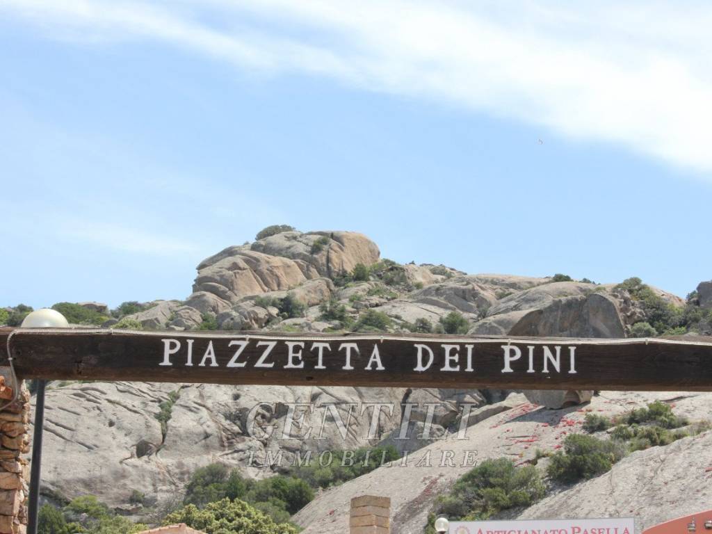Posto auto - moto piazza dei pini, baja sardinia, arzachena