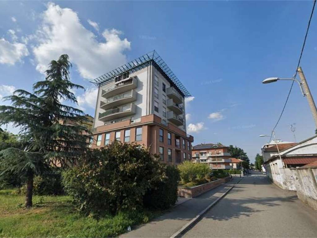 Garage - box all'asta via carlo cattaneo, 22, gallarate