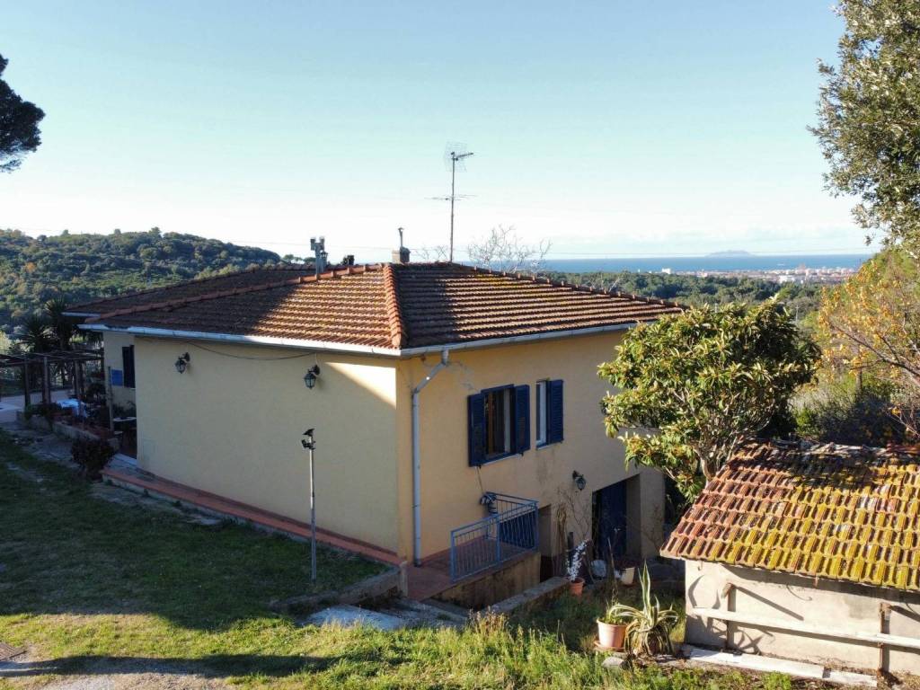 Villa unifamiliare via del cerro 42, limoncino - valle benedetta, livorno