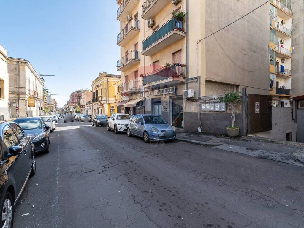 Garage - box via duca degli abruzzi 133, picanello, catania