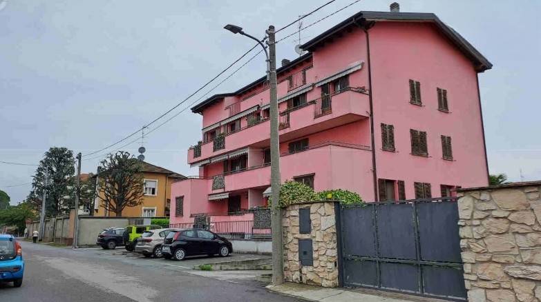 Magazzino o deposito all'asta via edmondo de amicis, 1, cerro maggiore