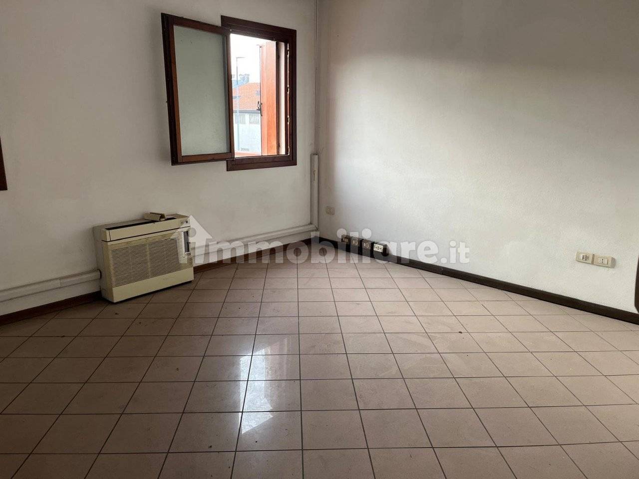 Palazzo - Edificio in vendita a Padova