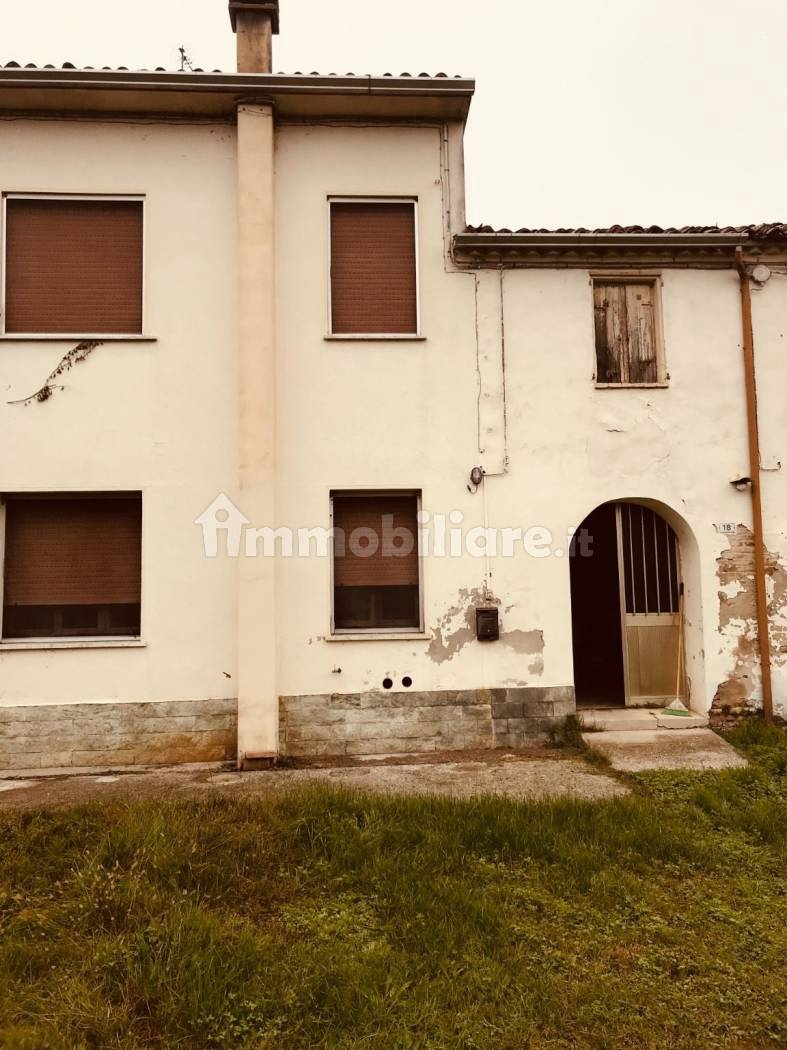 Rustico - Casale in vendita a Borgo Mantovano