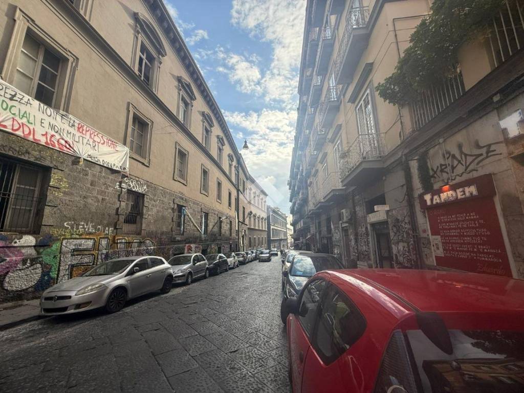Locale commerciale via enrico de marinis 6, centro storico, napoli