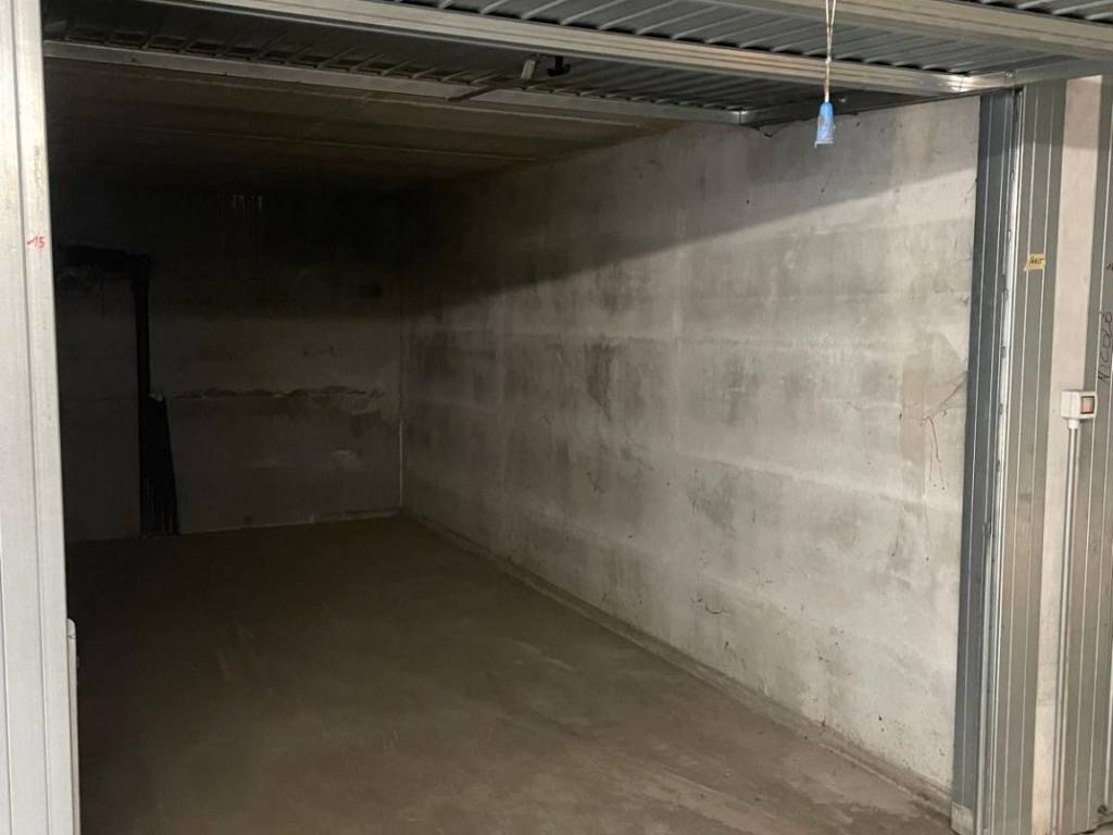 Garage - box via asiago 8/c, san rocco, monza