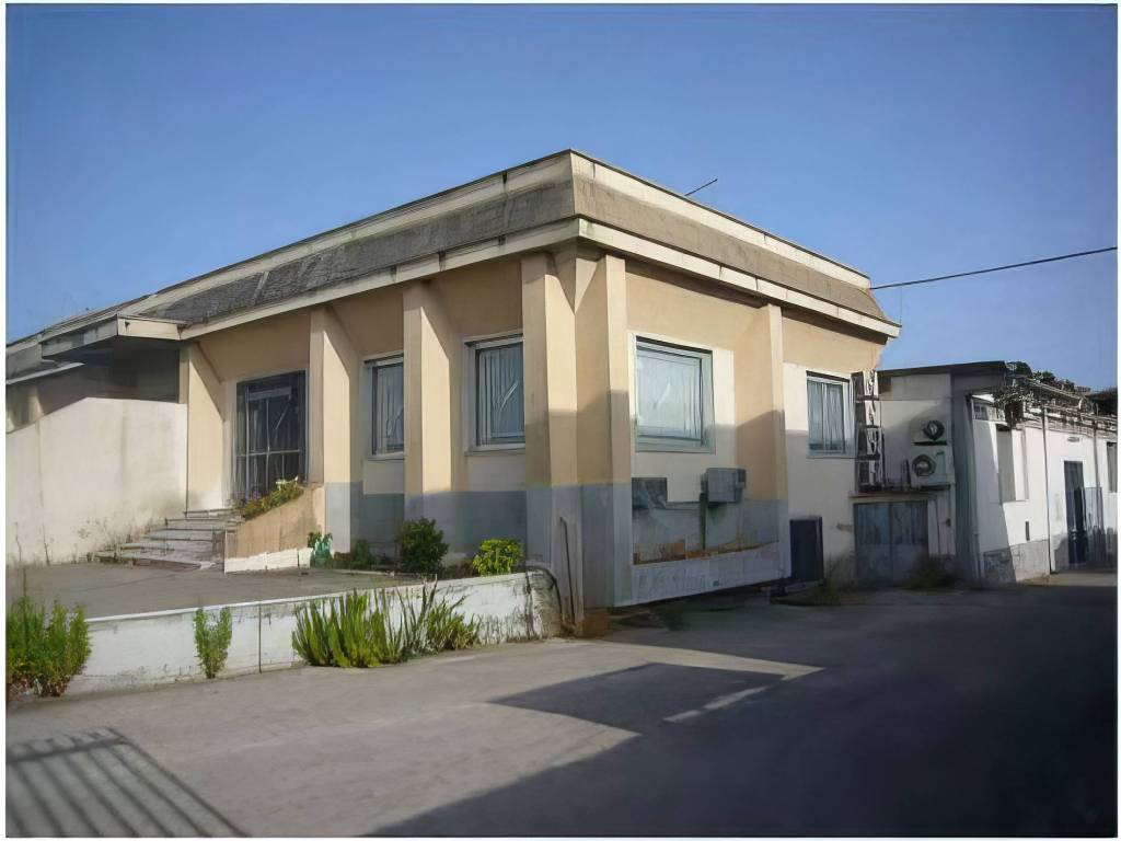Capannone all'asta viale giudice antonino saetta, canicattì