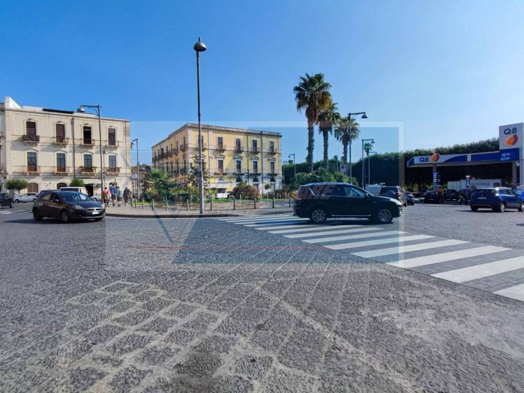 Locale commerciale via crispi, umberto - ermocrate, siracusa