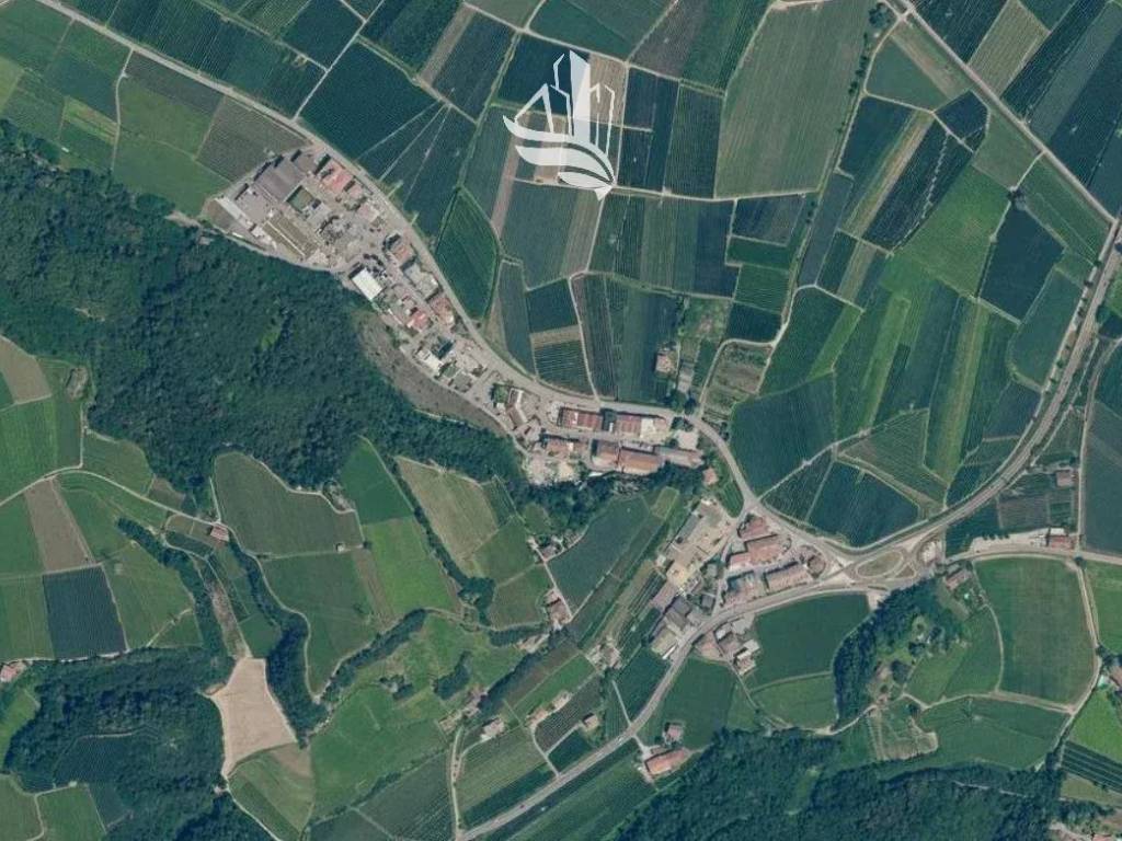 Locale commerciale via pillhof, appiano sulla strada del vino