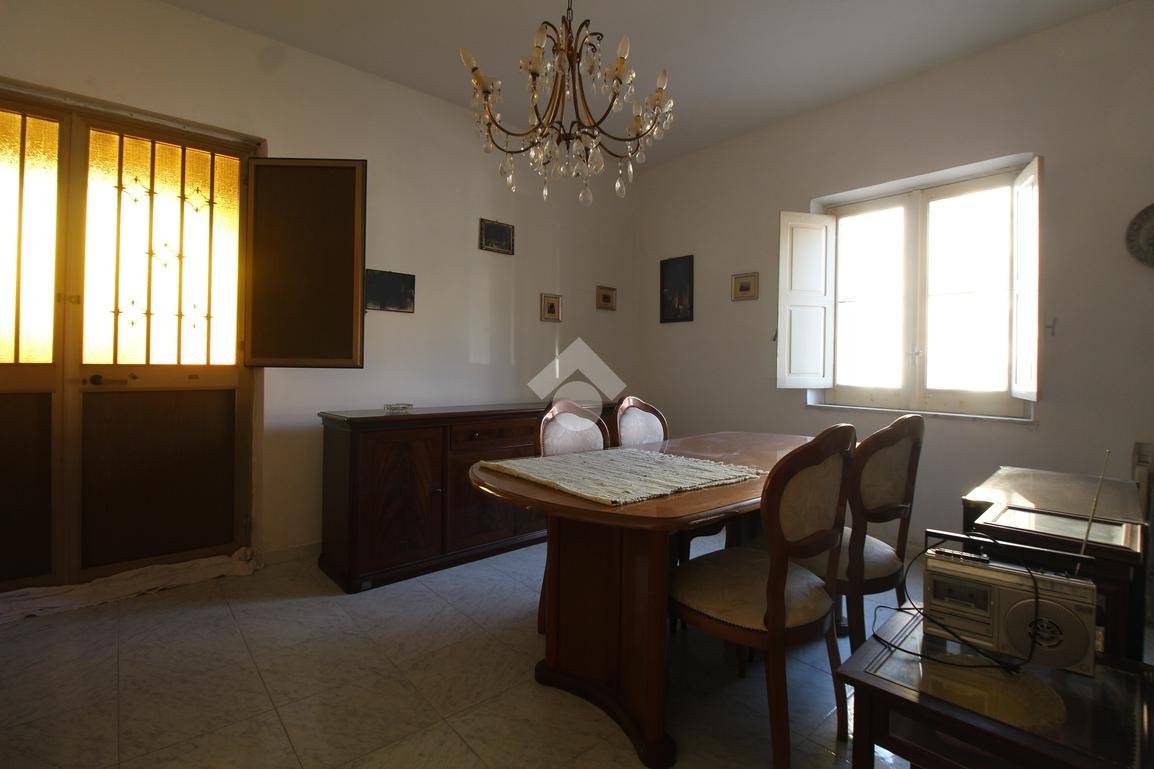 Polosamostatný dům se zahradou v centru Villa San Giovanni - 4